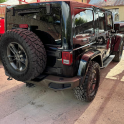 Jeep Wrangler Sahara lleno