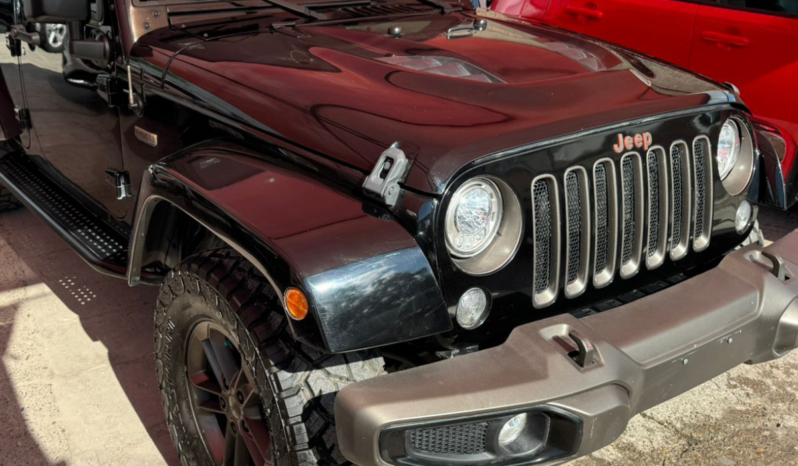 Jeep Wrangler Sahara lleno