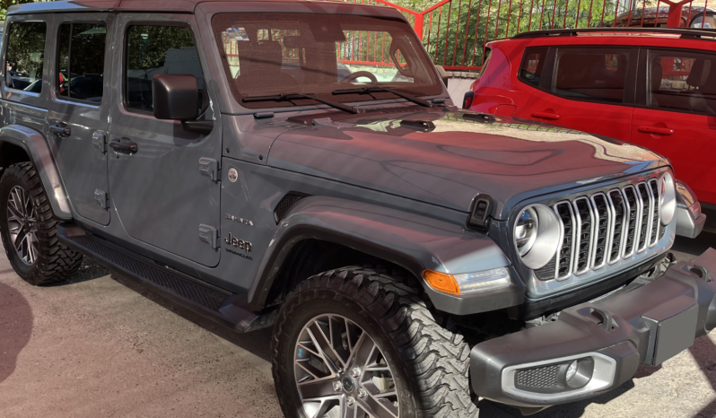 Jeep Wrangler Sahara lleno