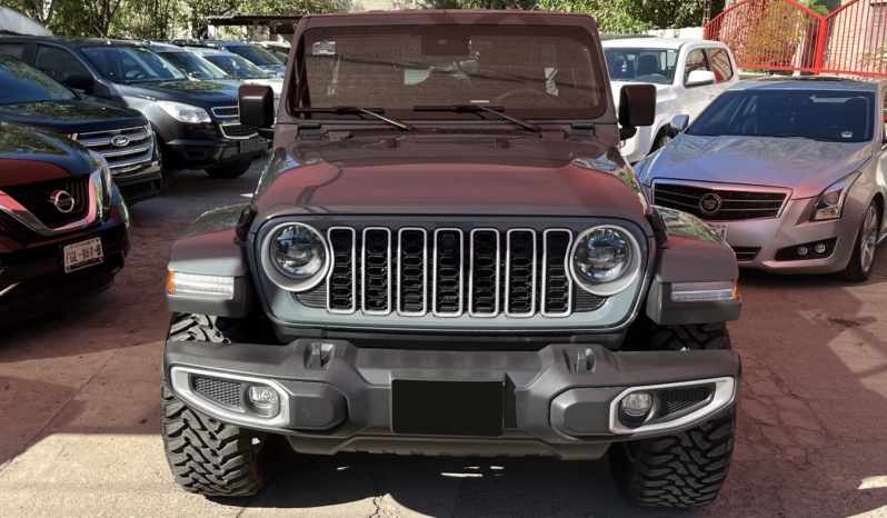 Jeep Wrangler Sahara lleno